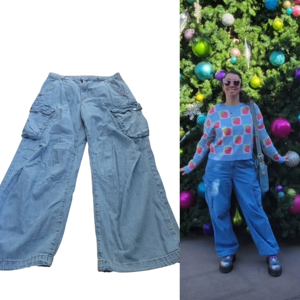 Gap Mid Rise Wide Leg Baggy Cargo Light Jeans, Size 31/12 Loose Fit  Pockets.